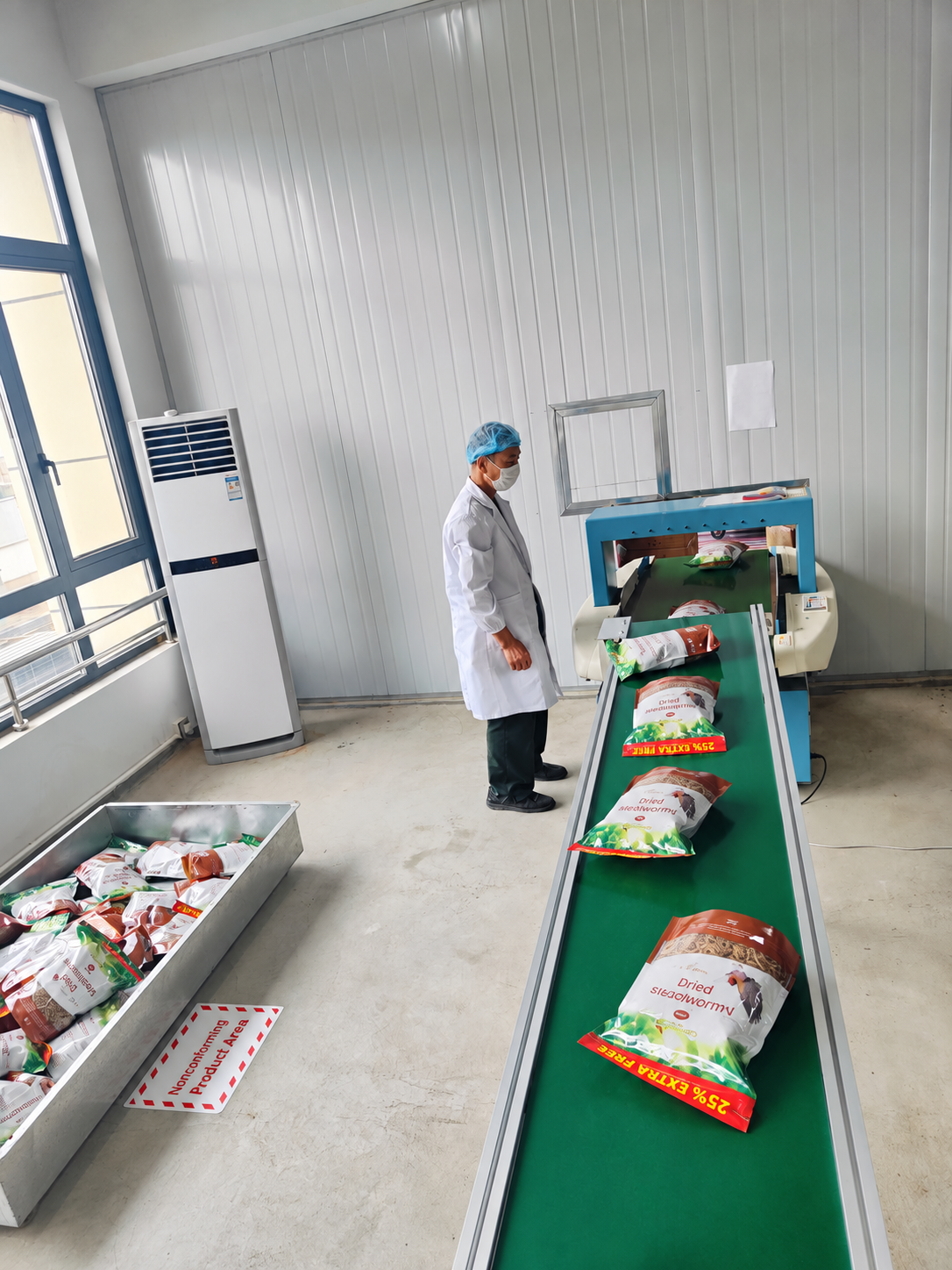 Dingyi Bio production conveyor